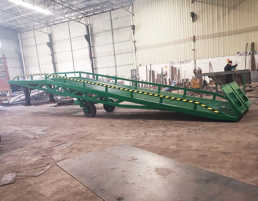 hydraulic dock ramp 2.jpg