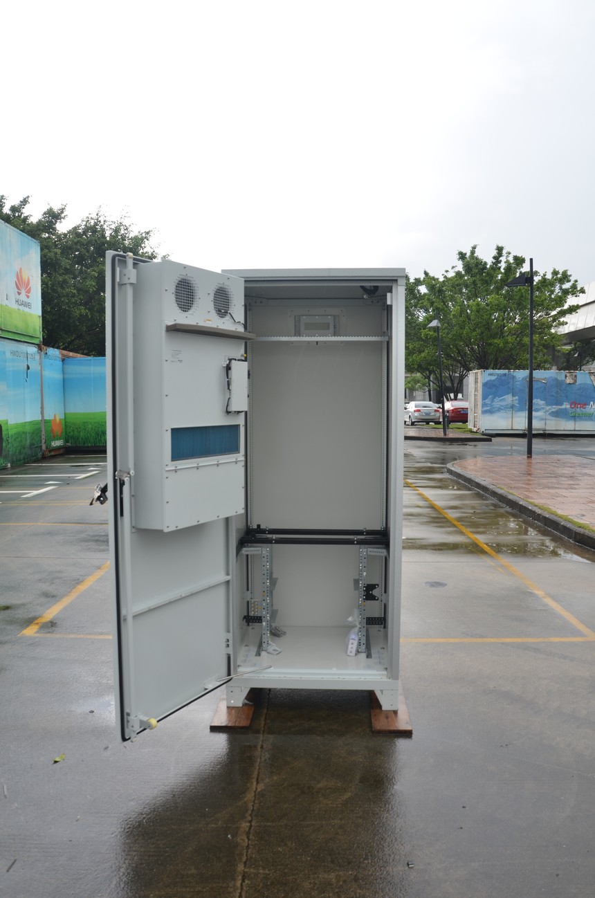 ia_3300000008.jpg