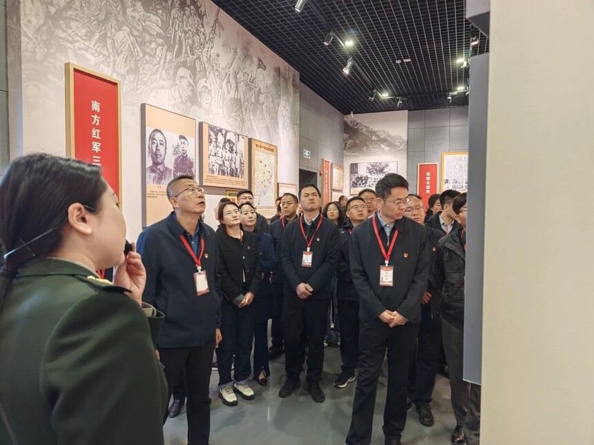 1745893523489862.jpg 3b06c5b96ecead8220d1139ce6456d28.jpg