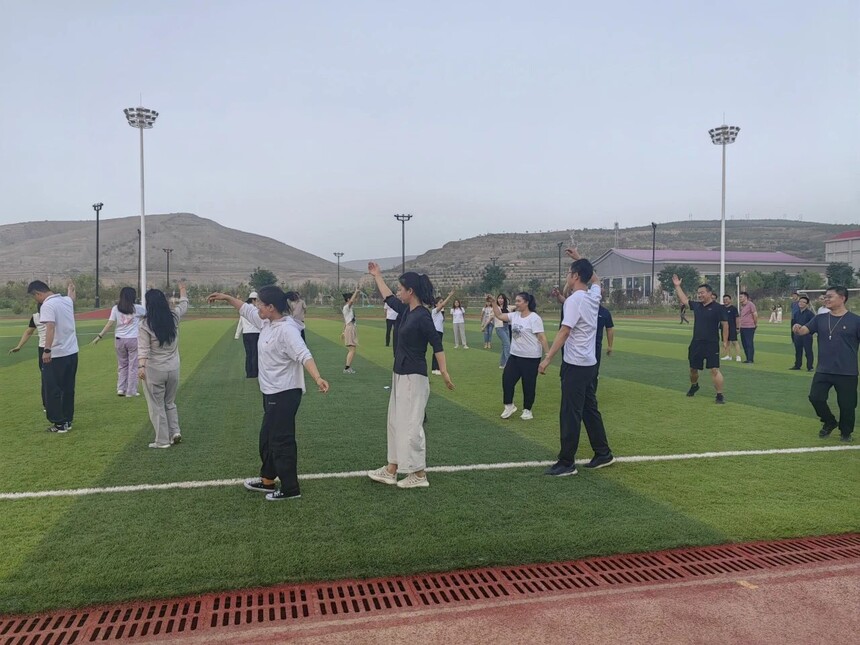 1755067260884992.jpg e16892ee01eb9404df8a74769bf5e474.jpg