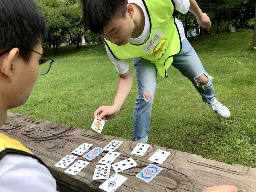 极速60秒和达芬奇密码项目,需要成员间彼此及时交流信息,并且做到执行