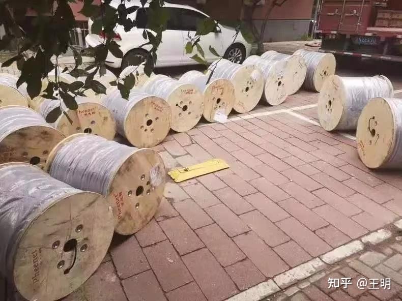 光缆外皮质量鉴别_菲尼特中心束管式光缆GYXTW-8A_室外光缆质量