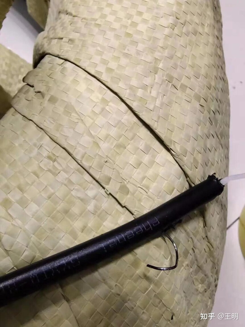 光缆外皮质量鉴别_菲尼特中心束管式光缆GYXTW-8A_室外光缆质量