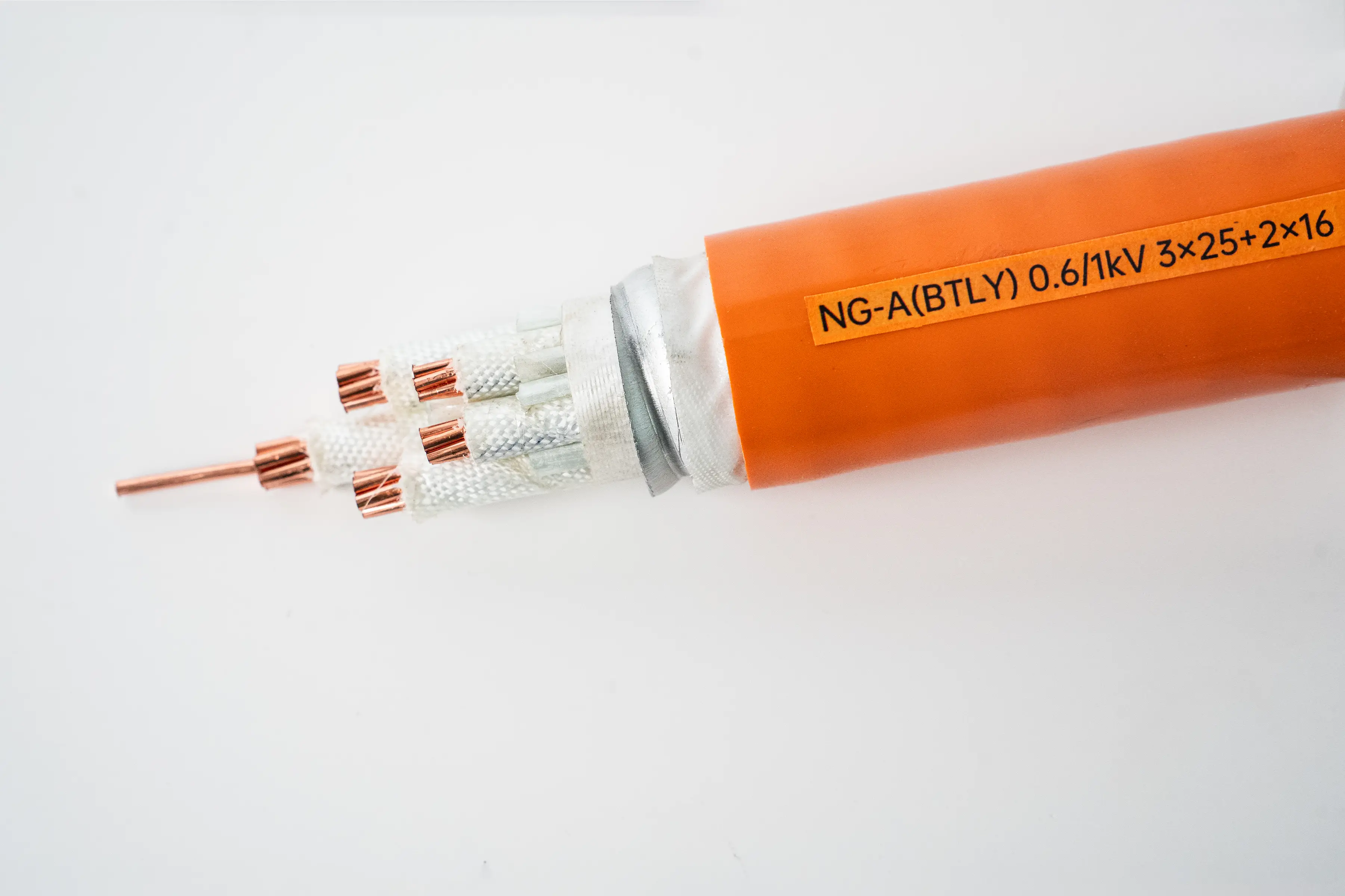 特种电缆技术突破_中国线缆行业智能化升级_直埋光缆厂家排名