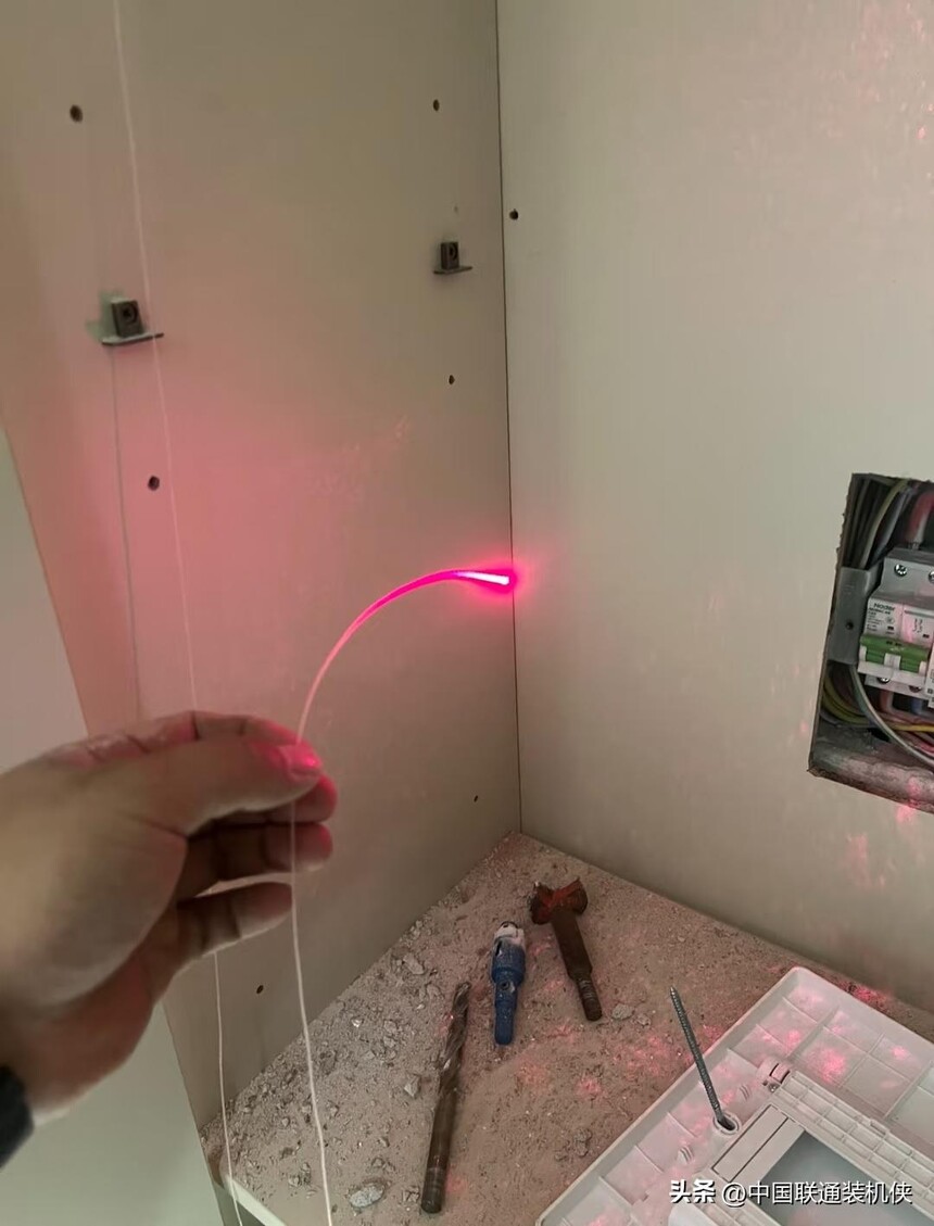 室内光缆铺设_隐形光纤安装_FTTR布线方案