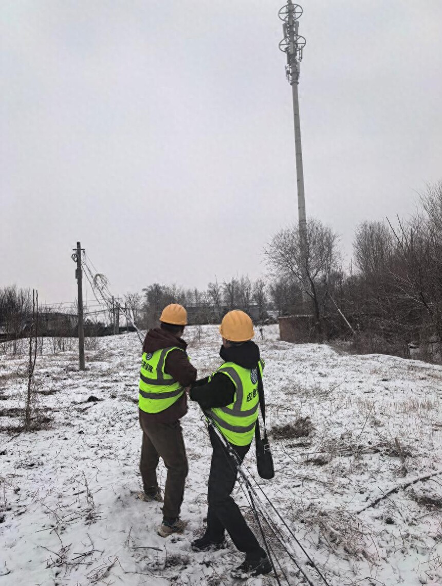 ��ѩ��ͨ��ά����ԱѲ�����_�������ά��_��ѩ���ƶ�������Աͽ����վ