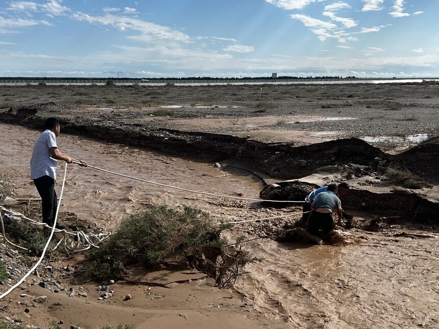 克州电信抗洪防汛保通信_直埋光缆厂家_中国电信新疆克州抗洪抢险光缆维护
