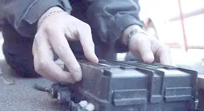 光缆处理与熔接_室内光缆铺设_光纤入户过程