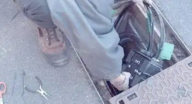 光纤入户过程_光缆处理与熔接_室内光缆铺设