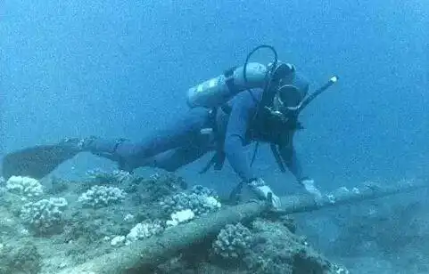 直埋光缆应用领域_海底光缆铠装保护_海底光缆铺设过程