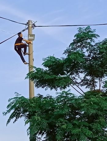 光缆工人户外作业安全规范_光缆张力控制与风险防范_室外光缆适用场景