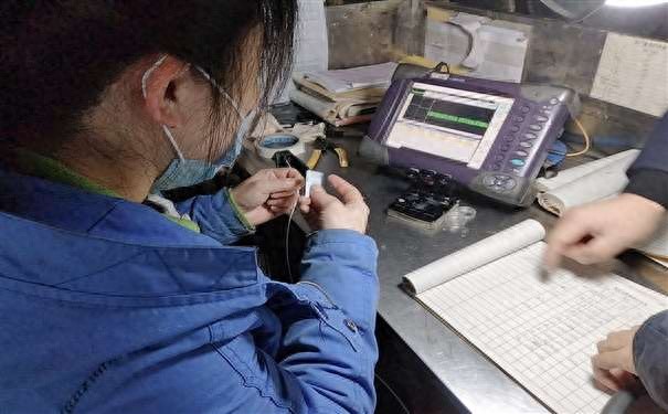 ADSS光缆安装_沈阳欧孚ADSS光缆厂家_ADSS架空光缆技术参数