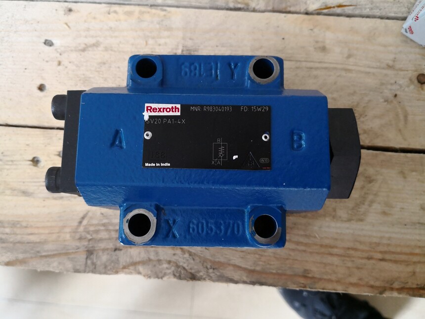 R983040193 SV20 PA1-4X (2).jpg